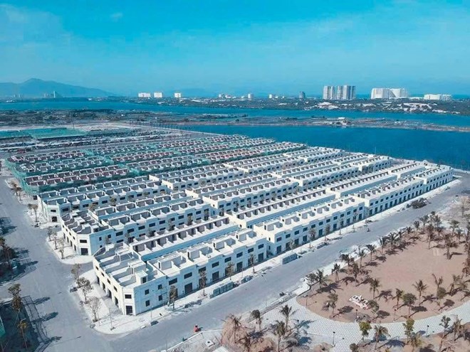 488253024 3489820721