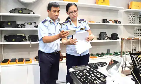 Luc luong quan ly thi truong kiem tra tai mot co so anh qltt 041024