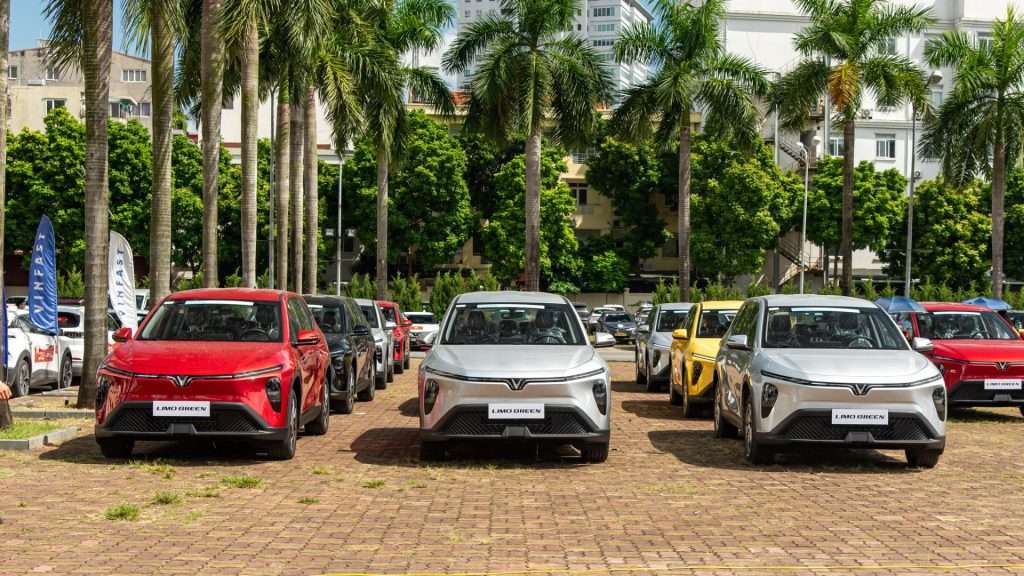 VinFast Limo Green trong mắt khách hàng: Tài xế coi là “gà đẻ trứng vàng”, gia đình chọn vì thực dụng và thân thiện 6 5